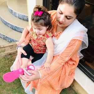 Meet your Posher, Amna